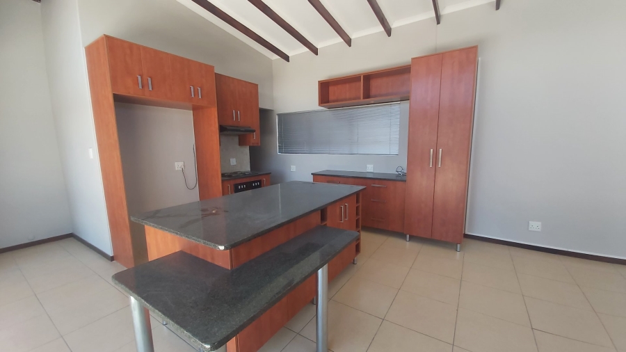 To Let 3 Bedroom Property for Rent in Hillside Free State